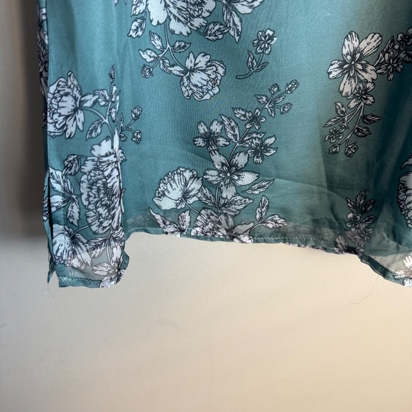 BloomChic Floral Flutter Sleeve Top Elegant Sheer Blouse 12 Fairy Whimsy - Picture 4 of 15
